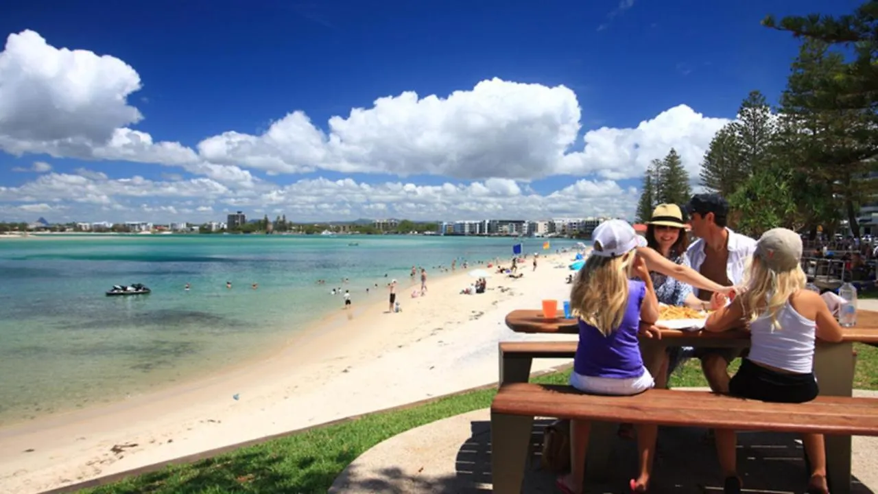 Family, Romance, Fun On Kings Beach Caloundra