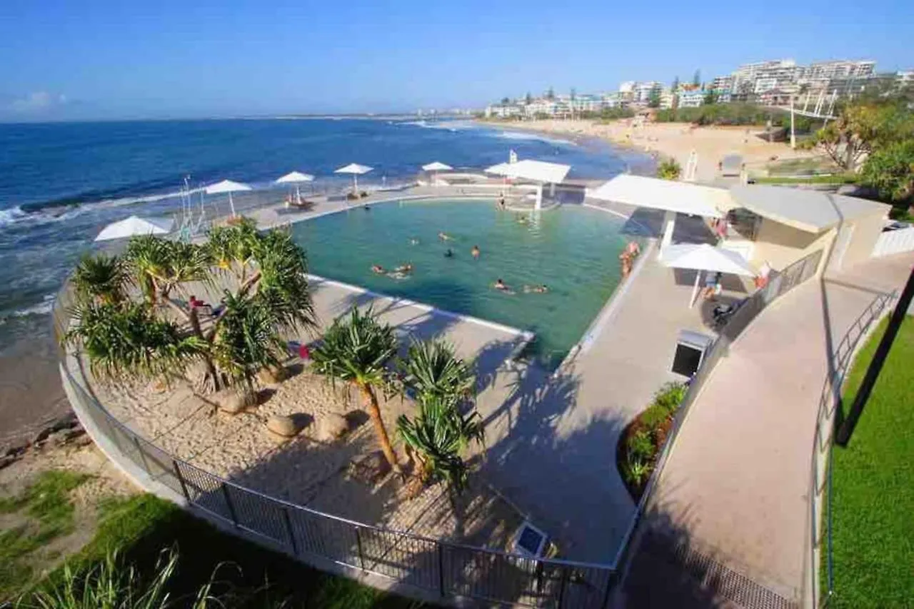 Family, Romance, Fun On Kings Beach Caloundra Australie